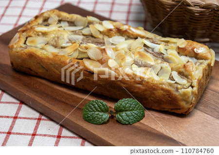 banana cake on wooden board 110784760