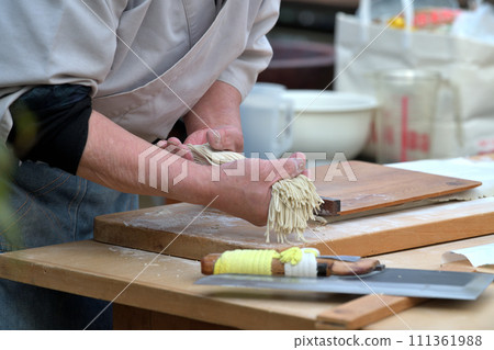 Hand-made soba noodles by a soba chef at the festival 111361988