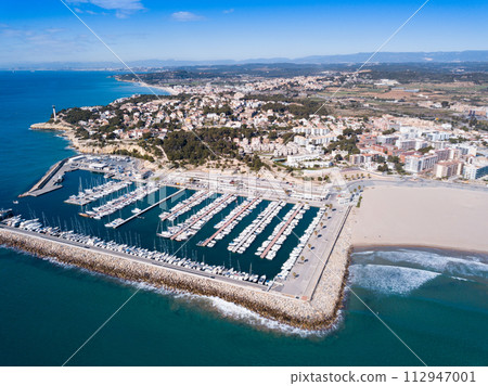 View of Torredembarra with marina 112947001