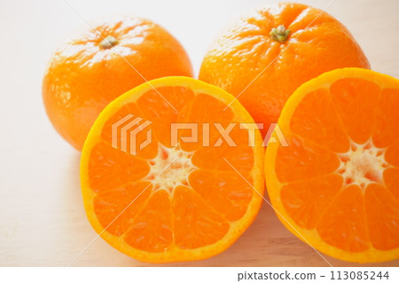 Cut orange Murcott 26 113085244