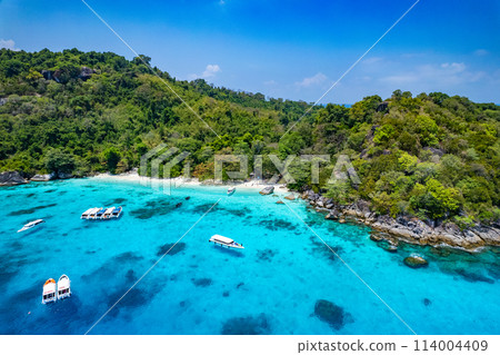 Aerial view of Similan island in Phang Nga, Thailand 114004409