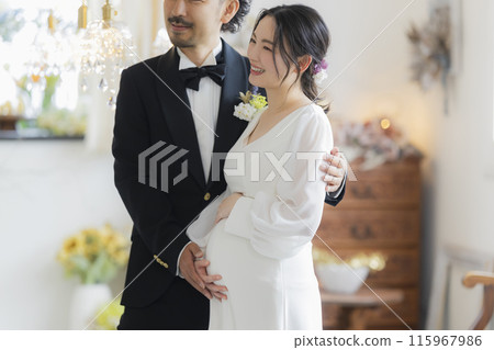 Maternity wedding image 115967986