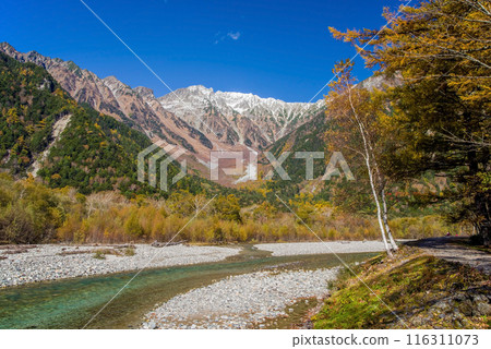 上高地的壯麗景色[2023年秋季]從小梨平露營地看到穗高山脈的壯麗全景 116311073