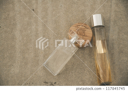 Cosmetics on the beach 117845745