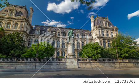 The bronze statue of Etienne Marcel proudly standing beside the Hotel de Ville timelapse hyperlapse, Paris, France 120738365