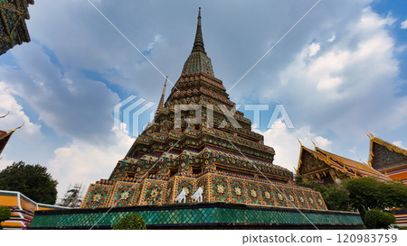 Wat Pho 10 120983759