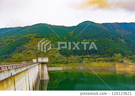 Okuchichibu Momiji Lake (Takizawa Dam) 120123621