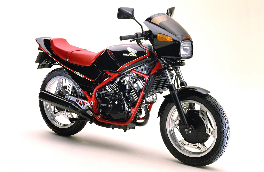 ホンダ「VTR」に特別仕様！ついでに初代「VT250F」から歴代250Vツインを復習だ！