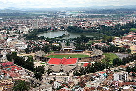 Stade municipal de Mahamasima et lac Anosy