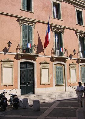 L'hôtel de ville.