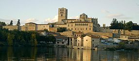 Zamora : le Duero et la Cathédrale