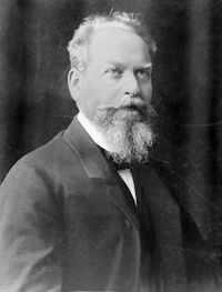 Edmund Husserl 1900.jpg