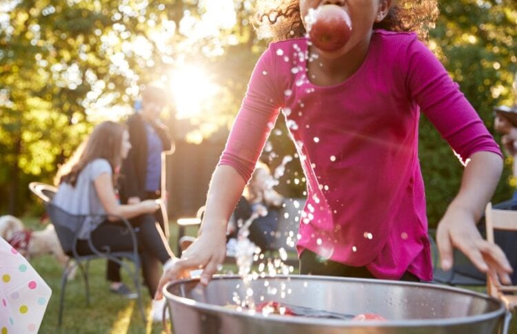 apple bobbing