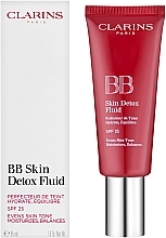 Clarins BB Skin Detox Fluid SPF 25	 سائل BB