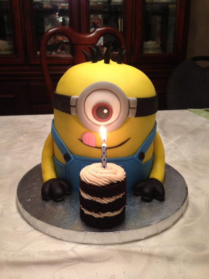 Minion Birthday Cake | 13 Incredibly Cute And Creative Minion Cake ...