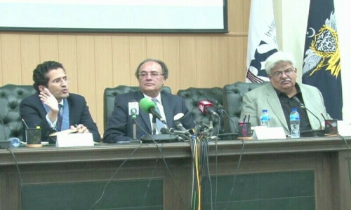 Focus is ‘top 5pc’, says FBR chairman as govt aims to curb tax evasion