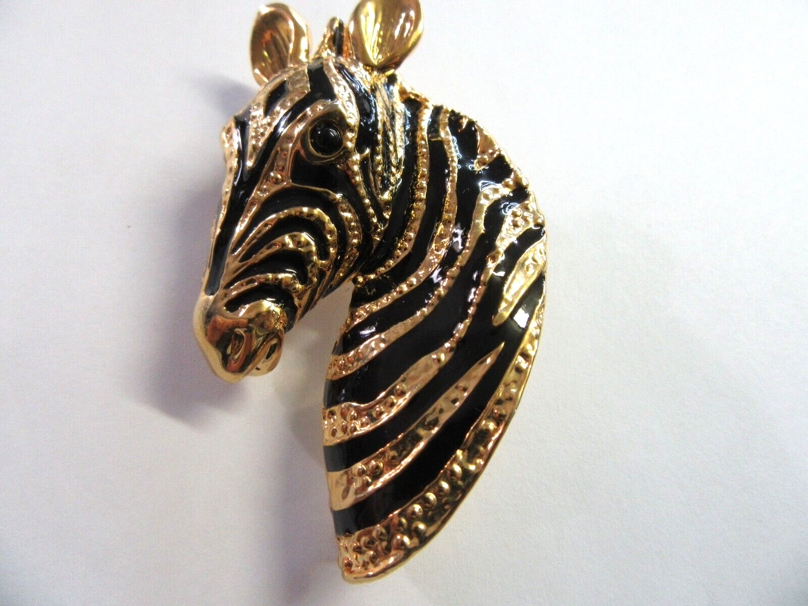 Beautiful Vintage Zebra Brooch in Gold Tone and B… - image 2