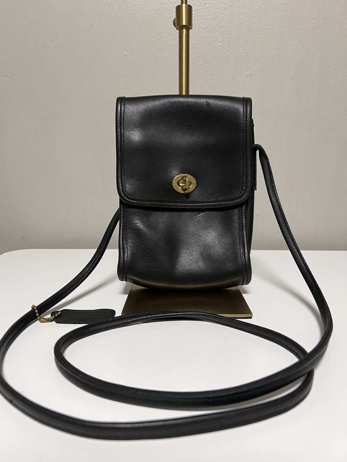 Vintage Coach Scooter Bag Glovetanned Leather  Cr… - image 1