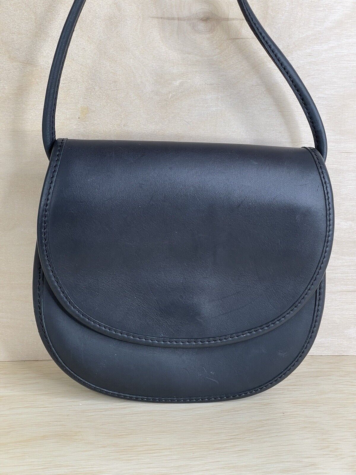 Vintage Coach Crossbody In Black Leather - image 2