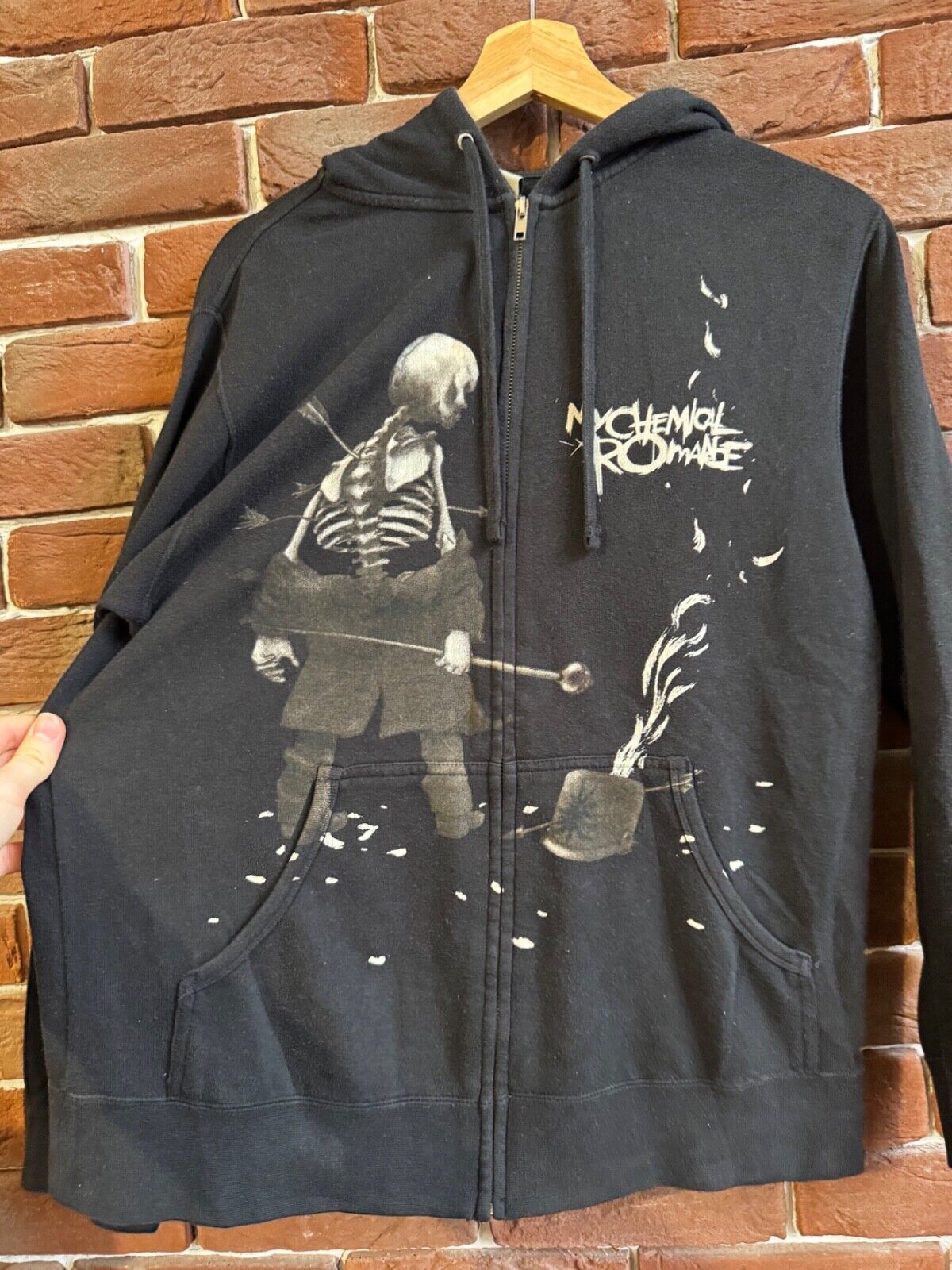 VINTAGE MY CHEMICAL ROMANCE Skeleton BAND HOODIE … - image 2