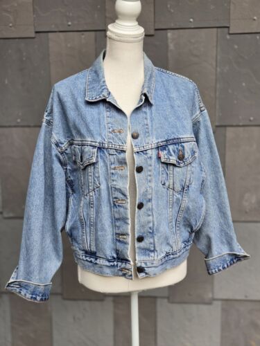 Vintage Authentic Levi's Denim Trucker Jacket Wome