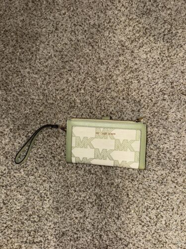 Michael Kors Jet Set Wristlet Green