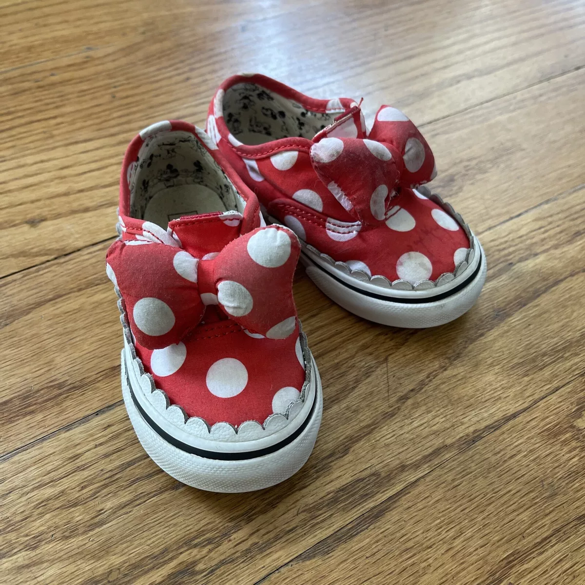 Aggregate 121+ minnie mouse sandals super hot - netgroup.edu.vn