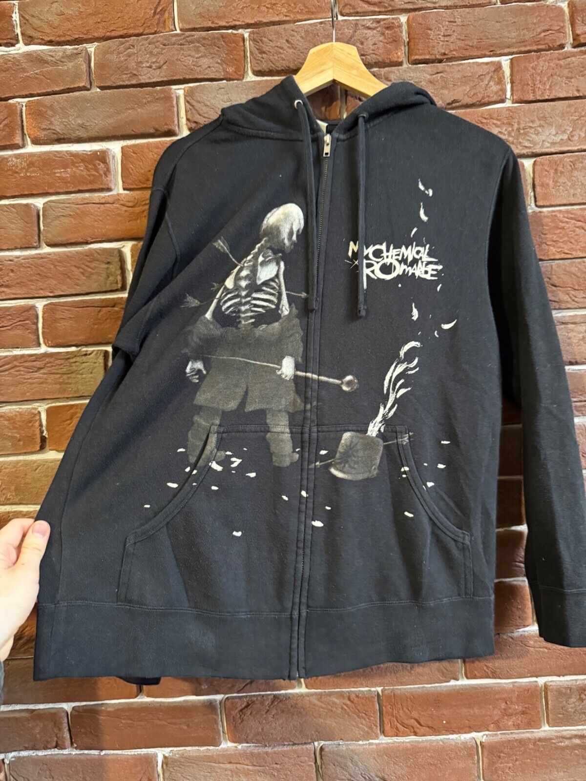 VINTAGE MY CHEMICAL ROMANCE Skeleton BAND HOODIE … - image 3