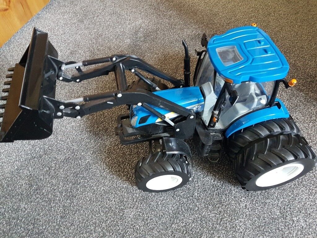 T7050 New Holland Blue toy tractor | in Ilkeston, Derbyshire | Gumtree