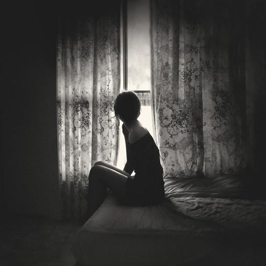 bed-black-and-white-girl-window-_Favim_com-178300-7708