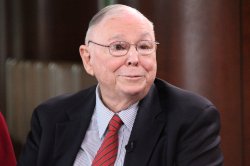 Charlie Munger glasses Meme Template