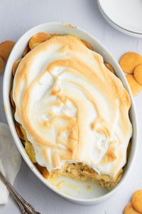 Trisha Yearwood's banana pudding recipe makes the best ever banana pudding! It's a rich and creamy dessert made with layers of vanilla wafers, fresh bananas, and creamy custard.