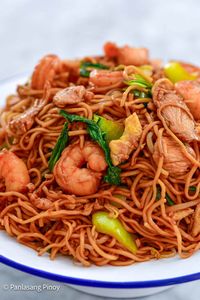 We Asians sure do love our noodles, and we might even joke that they’re the secret to a long life, right? Today’s recipe spotlight is on a classic Indonesian dish—mie goreng! Mie goreng is a mouthwatering stir-fried noodle dish packed with flavor and loaded with veggies and your choice of protein. Knock, knock! Who’s there?…
The post Mie Goreng appeared first on Panlasang Pinoy.