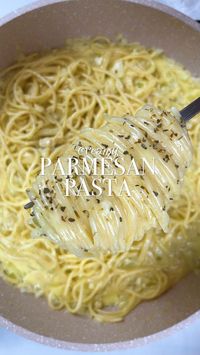 Here's a recipe you loved on Instagram. There's no secret. This recipe for easy pasta with parmesan cream is simply a nugget. It can be made in no time at all and has a comforting power that's off the charts. Just try it! You'll see.