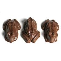 10 Harry Potter Recipes You Can Make in Real Life | CHOCOLATE FROGS | If only these delicious little amphibians were made with 70% Croakoa and came with a collectible witch or wizard card (fingers crossed for Dumbledore!). But we’ll happily settle for this adaptation – made with peanut butter filling – and be grateful they can’t hop away. Get the recipe HERE