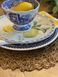 Blue and white #bowls with lemon summer tablescape