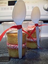 Cupcakes in a to go cup with spoon attached--great idea for bake sale/ fundraisers.