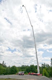 New World Record, Hydraulic Platform. Source: Robert Burdick