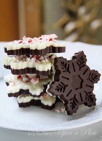 Peppermint Bark Snowflakes-so easy to make!! Make them in a sillicone snowflake mold