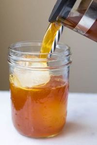 Cinnamon Turmeric Iced Tea: (aka. Golden Tea!) a simple and refreshing summertime drink packed with flavor and healthy ingredients! And it's naturally vegan & gluten free! || fooduzzi.com recipe