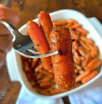 Elevate your side dishes with these brown sugar carrots! The caramelized glaze adds a delicious sweetness that pairs perfectly with any main course. Ideal for both everyday dinners and holiday feasts, this simple recipe will quickly become a family favorite. Discover the full recipe and make your meals more memorable! 