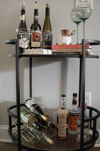 SIX ESSENTIAL ELEMENTS FOR AN EFFORTLESSLY STYLED BAR CART – Stay Home Style