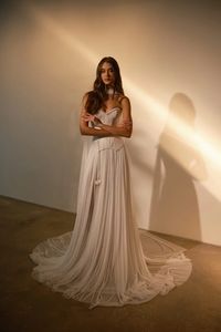 22 LUXE GOWNS TO LOVE! – Hello May