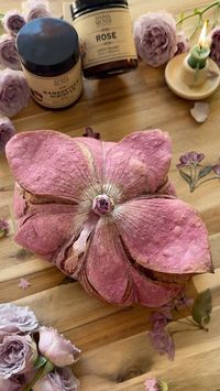 Katrina Niesen | 💐 Bouquet Sourdough 💐 This loaf is a combination of flavors, nourishing ingredients, and flowers that I love. Literally. 🥰🫶🏼 Here’s… | Instagram