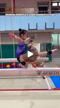 서울전농초등학교 기계체조부 Gymnastics Team on Instagram: "열심히 기초 연습🔥
#기계체조 #평균대 #기초 #자세교정 #운동기록 #운동선수 #gymnastics #gymnast #artisticgymnastics #team #balancebeam #balance"