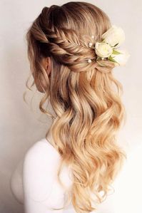 Wedding Hairstyles ♥ If you haven’t quite decided on your wedding hairstyle, this section is for you! Everything about bridal hair, and wedding hair ideas, hairstyles patterns, etc. Our hairstyle ideas will leave you amazed – so come on, let us guide you to your dream wedding look! #weddingforward #bride #weddinghairstyles #bridalhair #weddinghairideas