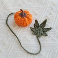 Pumpkin Bookmark with Maple leaf You can use it as bookmark or hanging on the bag for decoration. A perfect gift in Autumn season.