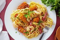 How to Make Copycat Olive Garden Chicken and Shrimp Carbonara Just Like the Original