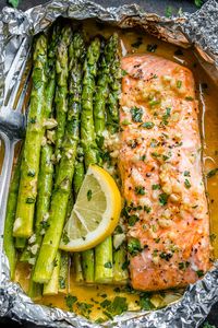 Salmon and Asparagus Foil Packs with Garlic Lemon Butter Sauce - #recipe #eatwell101 #salmon #keto - Whip up something quick and delicious tonight! - #recipe by #eatwell101®