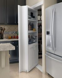 Pantry Door– Murphy Door, Inc.